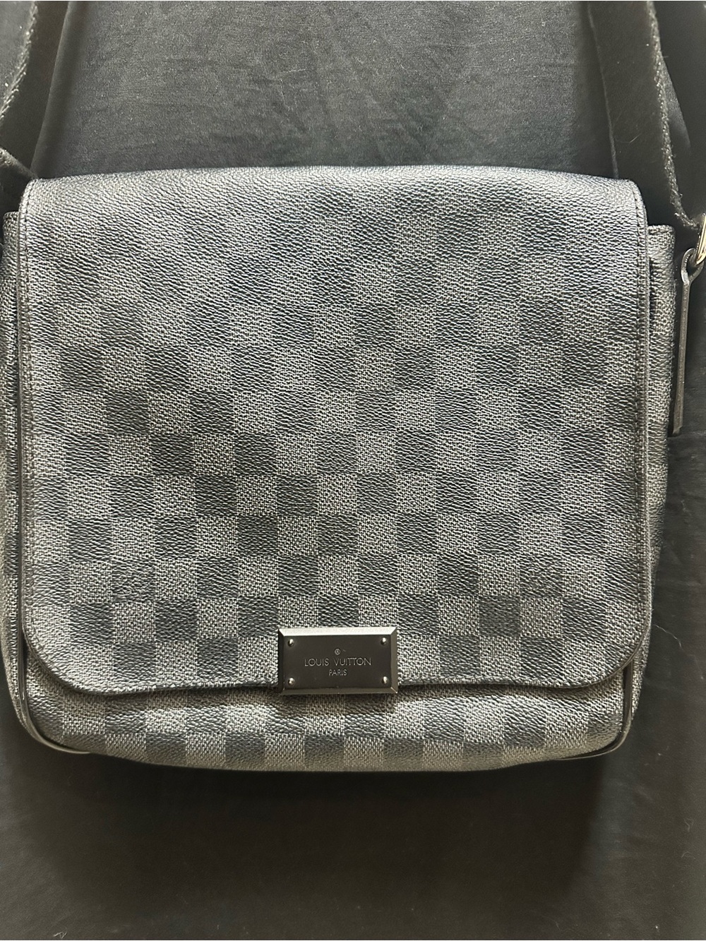 Louis Vuitton Damier Graphite Crossbody Messenger in Black and Gray